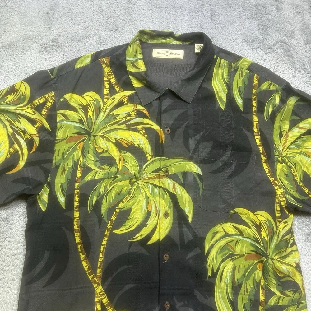 Tommy Bahama Shirt Men's L Black Silk Coconut Palm Tree Hawaiian Camp Pocket‎
